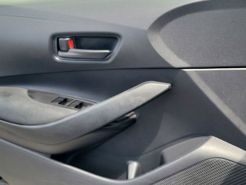 Used 2022 Toyota Corolla LE FWD image 22