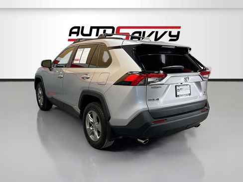 Used 2025 Toyota RAV4 XLE w/ Weather Package image 5