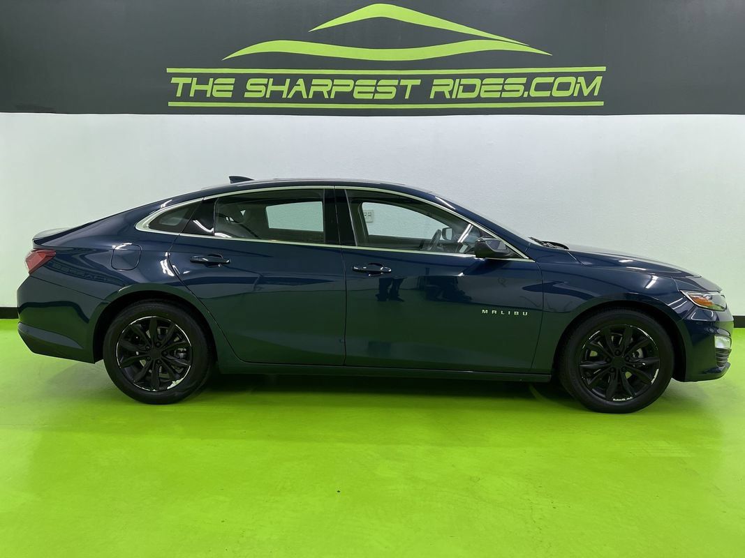 Used 2022 Chevrolet Malibu LT FWD image 11