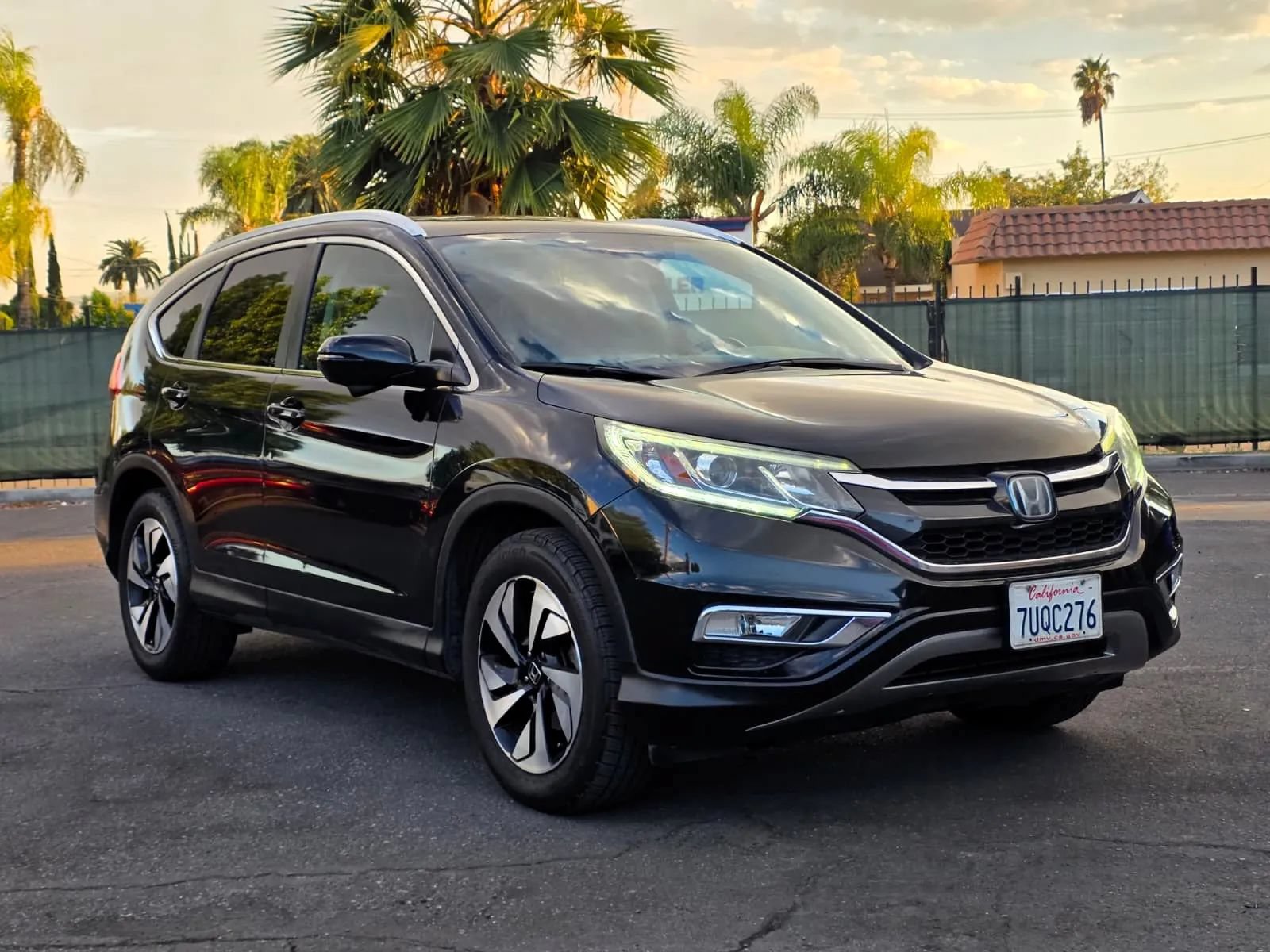 Used 2016 Honda CR-V Touring image 2