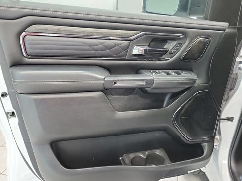 Used 2025 RAM 1500 Limited AWD/4WD image 32