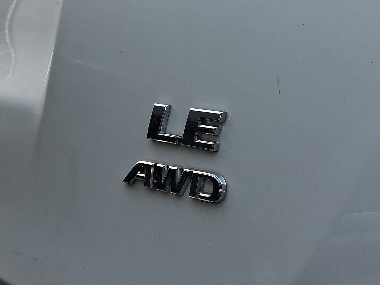 Used 2018 Toyota RAV4 LE w/ All Weather Liner Package AWD/4WD image 12