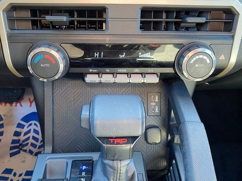 Used 2025 Toyota Tacoma TRD Off-Road image 23