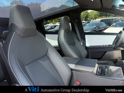 Used 2024 Tesla Cybertruck AWD Crew Cab image 30