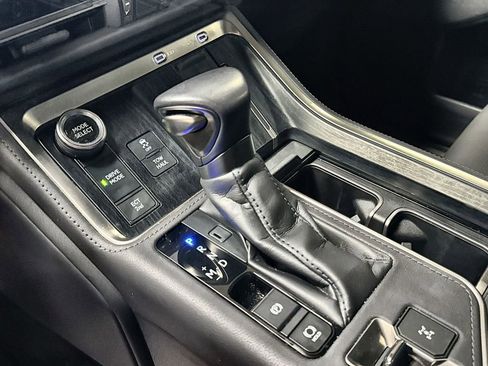 Used 2025 Lexus GX 550 w/ Accessory Package (2T) AWD/4WD image 22
