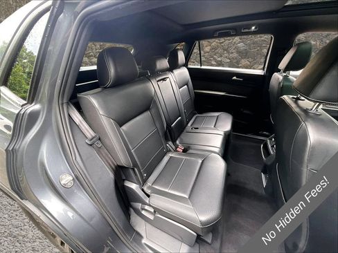 Used 2022 Volkswagen Atlas Cross Sport SE AWD/4WD image 25
