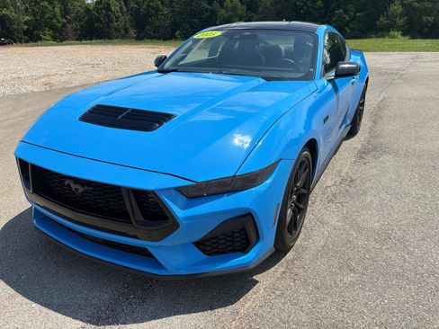 Used 2025 Ford Mustang GT Premium RWD image 7