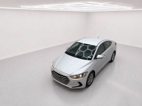 Used 2017 Hyundai Elantra SE FWD image 30