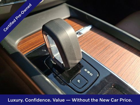 Certified 2023 Volvo XC60 B5 Plus AWD/4WD image 16