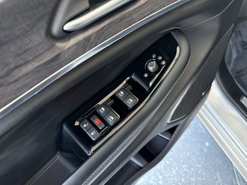 Used 2024 Jeep Grand Cherokee Overland w/ Trailer Tow Package image 14