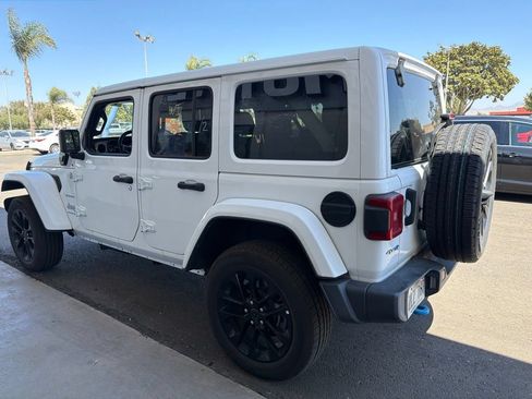 Used 2024 Jeep Wrangler Unlimited Sahara AWD/4WD image 3
