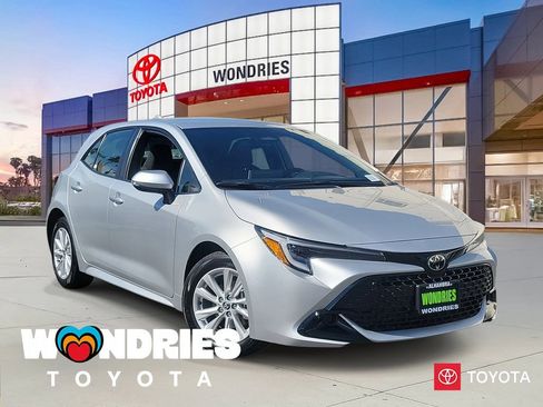 Used 2024 Toyota Corolla SE w/ SE Package image 1