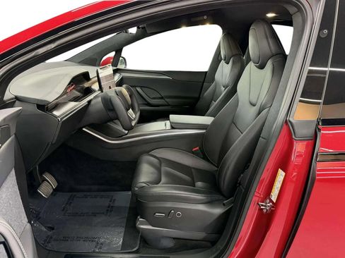 Used 2022 Tesla Model X Plaid image 11