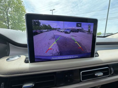 Used 2023 Lincoln Aviator AWD w/ Premium Package image 17