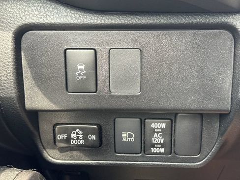 Used 2021 Toyota Tacoma TRD Off-Road AWD/4WD image 23