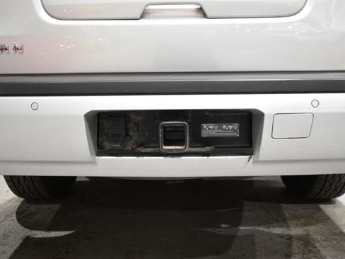 Used 2015 Chevrolet Suburban LT image 12