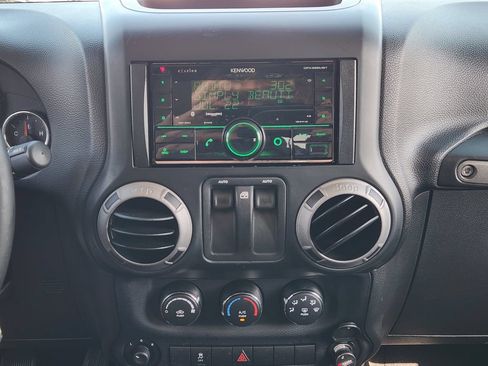 Used 2013 Jeep Wrangler Sport AWD/4WD image 17