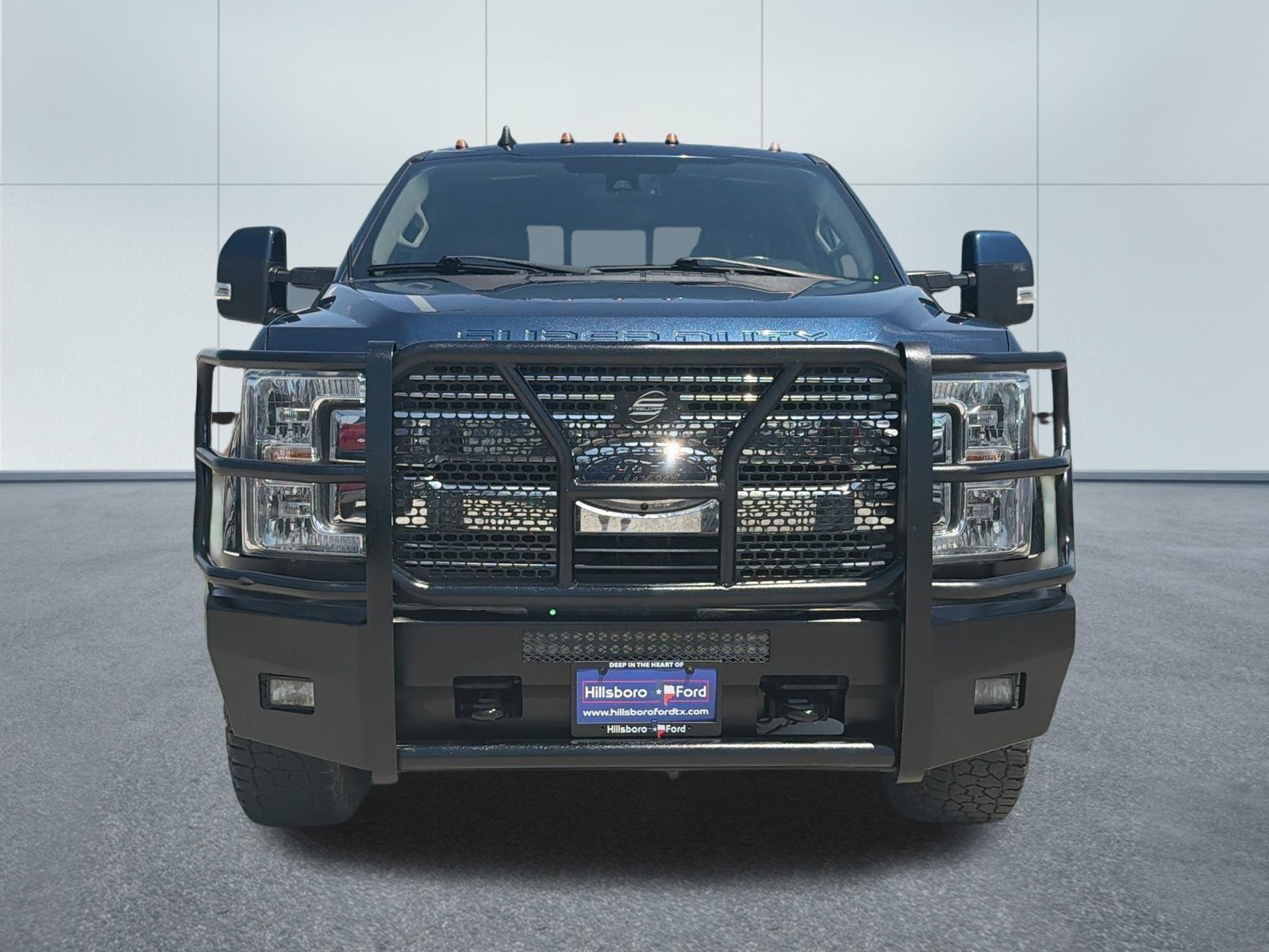 Used 2019 Ford F250 Lariat w/ Lariat Ultimate Package AWD/4WD image 2