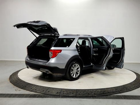 Used 2023 Ford Explorer Limited image 15