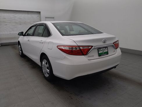 Used 2017 Toyota Camry LE image 5