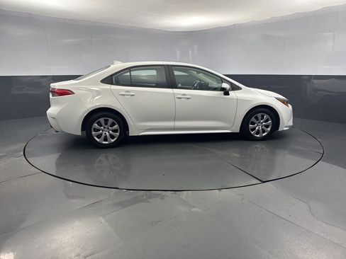 Used 2024 Toyota Corolla LE image 6