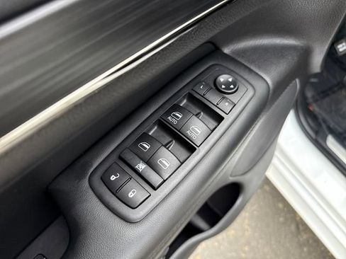 Used 2020 Jeep Grand Cherokee Limited X image 11