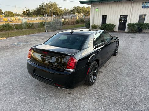 Used 2020 Chrysler 300 S w/ 300S Premium Group image 5