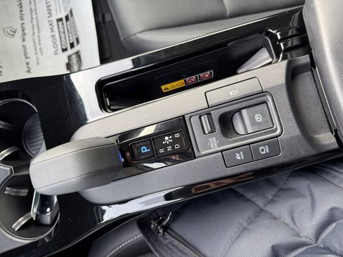 Used 2023 Toyota Prius XLE image 16