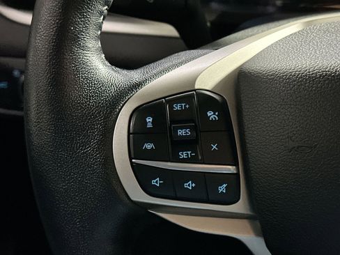 Used 2021 Ford Explorer XLT w/ Equipment Group 202A image 21