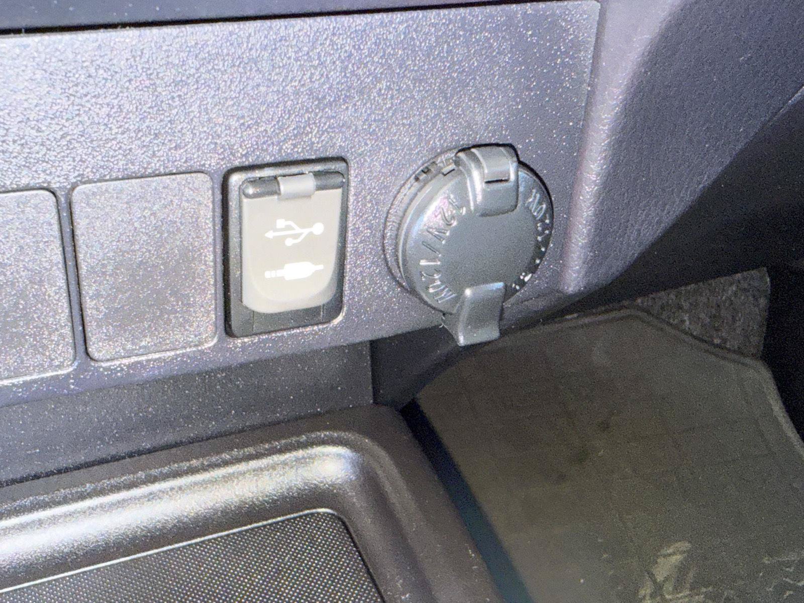 Used 2014 Toyota RAV4 Limited w/ Technology Package AWD/4WD image 52