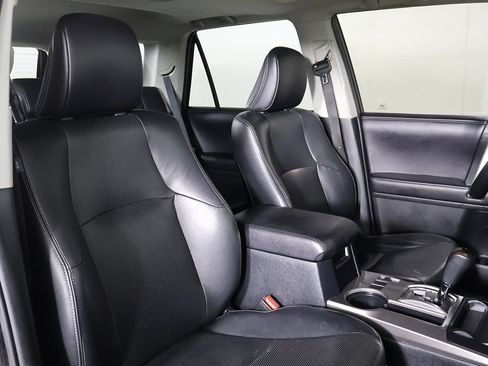 Used 2018 Toyota 4Runner Limited AWD/4WD image 26