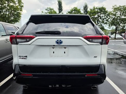 Used 2024 Toyota RAV4 SE w/ Weather & Moonroof Package AWD/4WD image 5