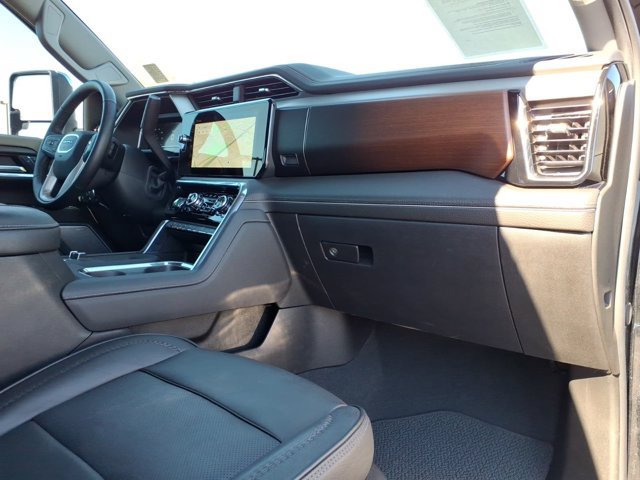 Used 2025 GMC Sierra 2500 Denali w/ Max Trailering Package AWD/4WD image 9