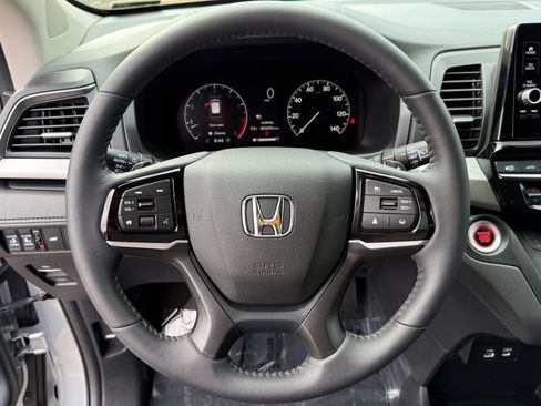 Used 2026 Honda Odyssey EX-L image 16