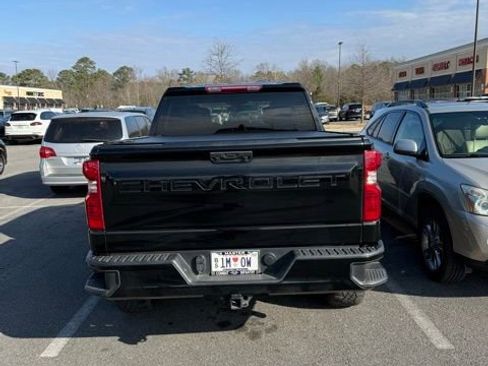 Used 2023 Chevrolet Silverado 1500 Custom Trail Boss image 2