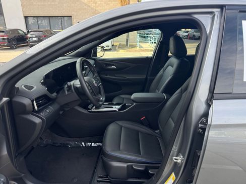 Used 2025 Buick Envista Sport Touring image 25