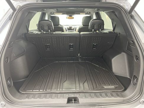 Used 2018 Chevrolet Equinox Premier image 32