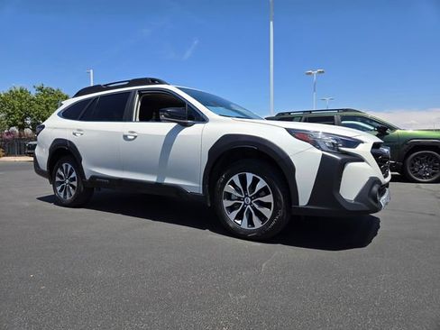 Used 2023 Subaru Outback Limited AWD/4WD image 2