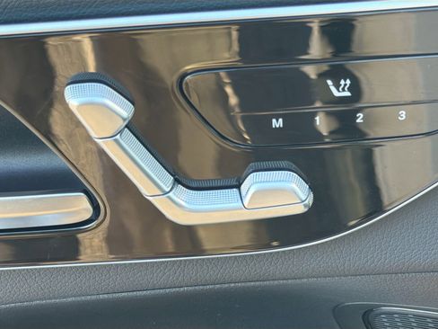 Used 2024 Mercedes-Benz GLC 300 w/ Winter Package image 25