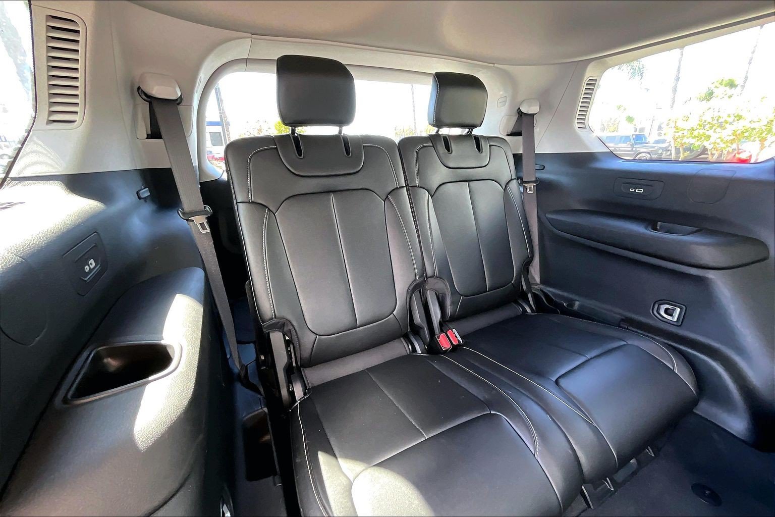Used 2023 Jeep Grand Cherokee L Limited RWD image 27