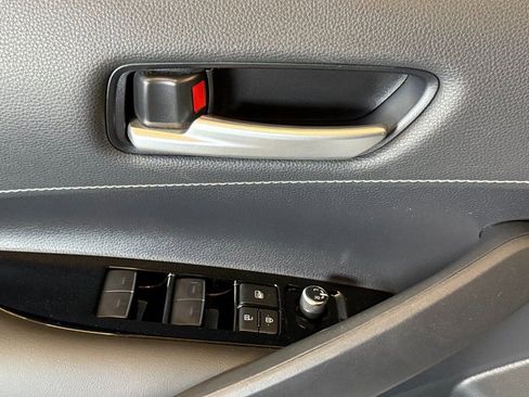 Used 2019 Toyota Corolla SE image 18