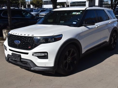 Used 2020 Ford Explorer ST w/ ST Street Pack image 2