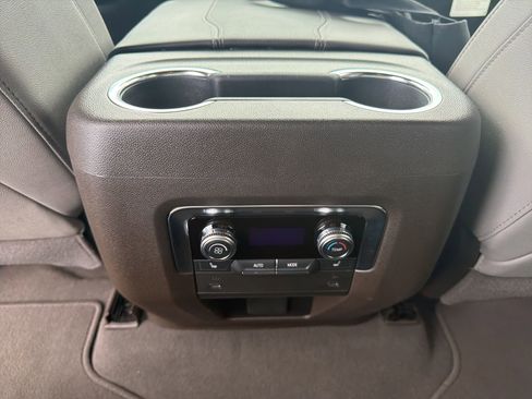 Used 2025 GMC Yukon Elevation RWD image 34