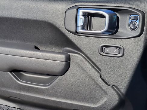 New 2026 Jeep Wrangler Unlimited Rubicon image 15