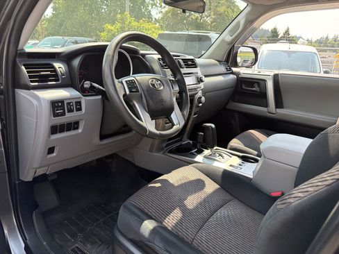 Used 2010 Toyota 4Runner 4WD image 7