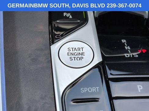 Used 2025 BMW X5 sDrive40i w/ M Sport Package RWD image 32