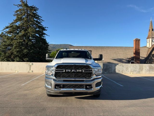 Used 2022 RAM 3500 Tradesman w/ Chrome Appearance Group AWD/4WD image 5