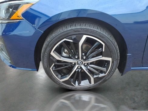 Used 2023 Nissan Altima 2.5 SR w/ SR Premium Package image 10