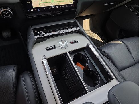 New 2025 Lincoln Navigator L Reserve w/ Jet Appearance Package AWD/4WD image 25