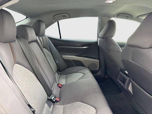 Used 2018 Toyota Camry LE FWD image 43
